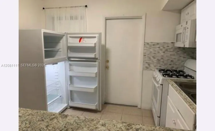 401 SW 8th St #A Hallandale Beach, FL 33009