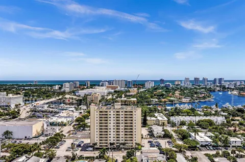 900 NE 18th Avenue #803