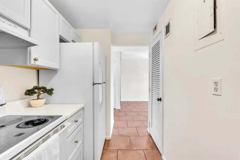900 NE 18th Avenue #803 Fort Lauderdale, FL 33304