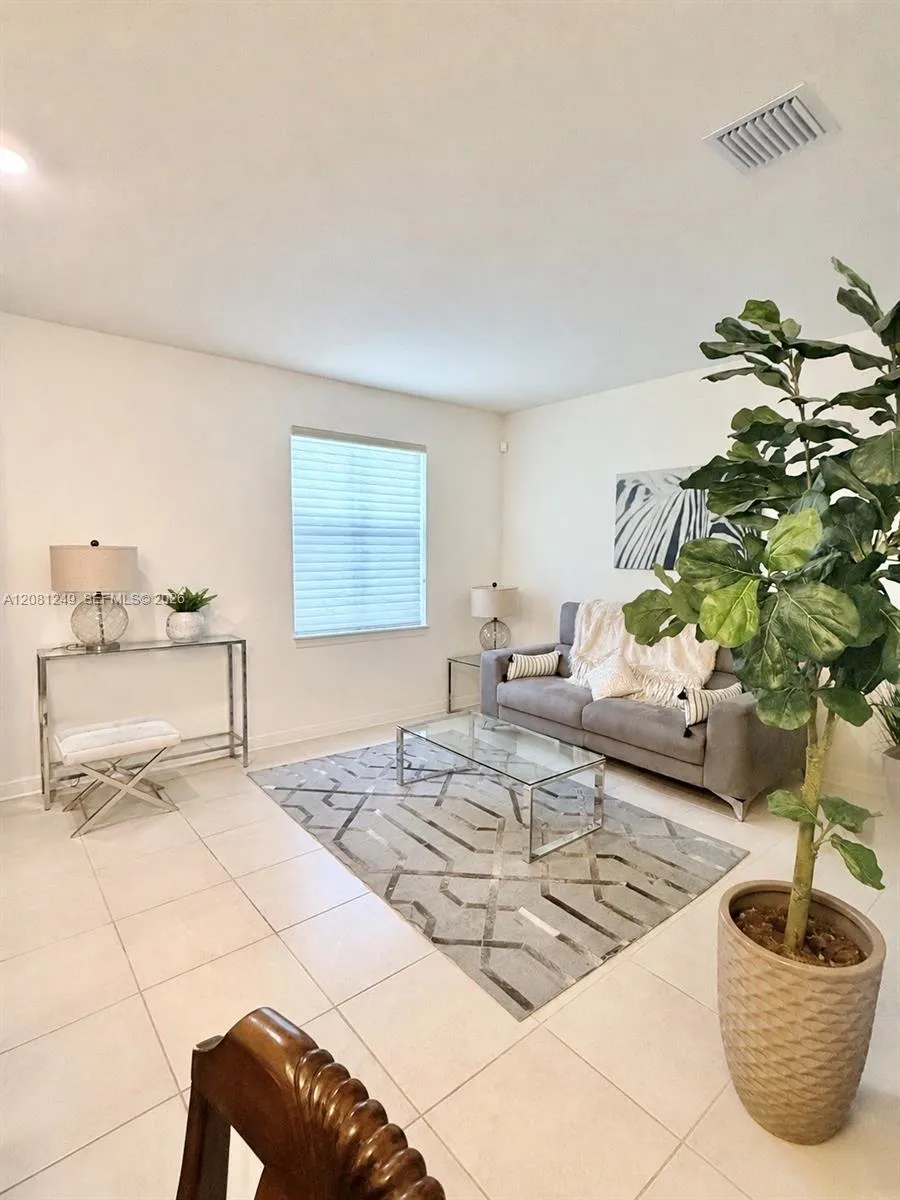 3344 W 105th Ter Hialeah, FL 33018