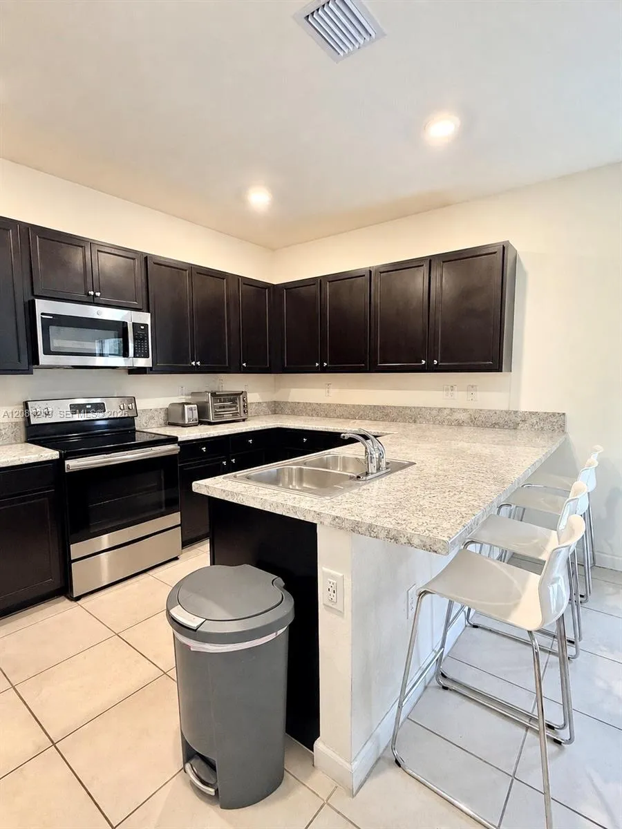 3344 W 105th Ter Hialeah, FL 33018
