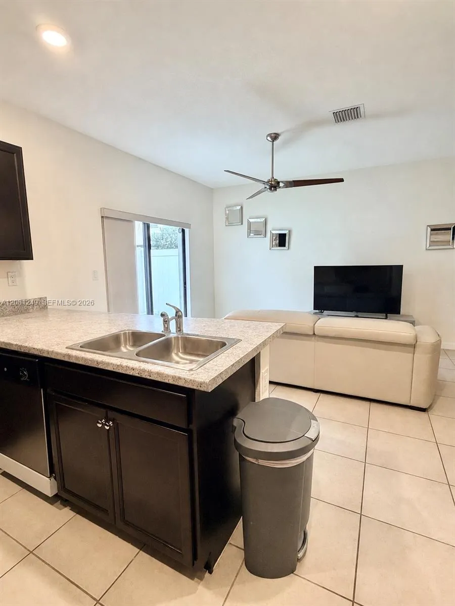 3344 W 105th Ter Hialeah, FL 33018