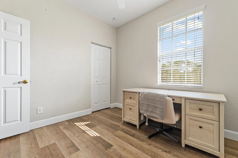1561 SE Wilshire Place #204 Stuart, FL 34994