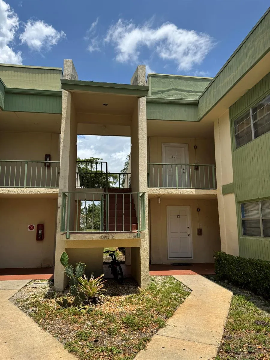 4116 NW 88TH AVENUE #201 Coral Springs, FL 33065