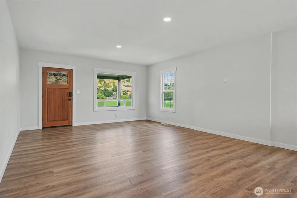 214 Riverside Drive Cashmere, WA 98815
