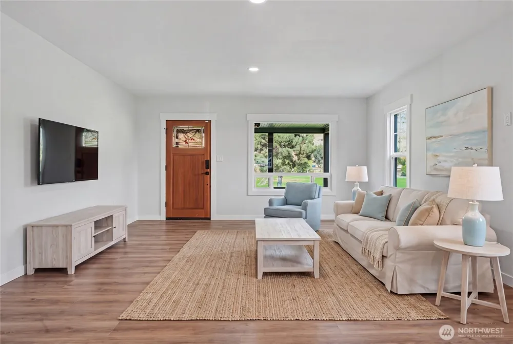 214 Riverside Drive Cashmere, WA 98815