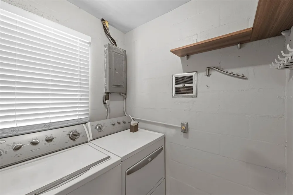 3909 COLERIDGE PLACE Sarasota, FL 34241