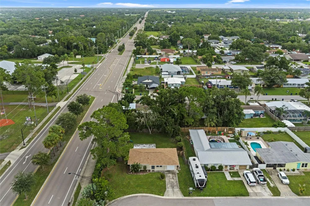 3909 COLERIDGE PLACE Sarasota, FL 34241
