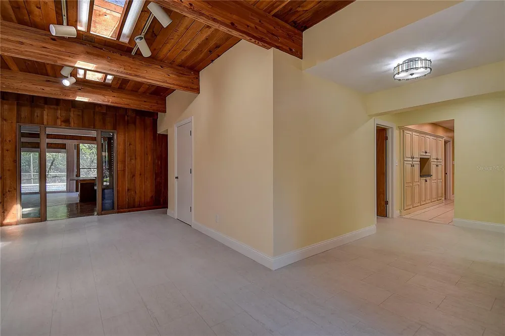 1247 MONTICELLO BOULEVARD St Petersburg, FL 33703