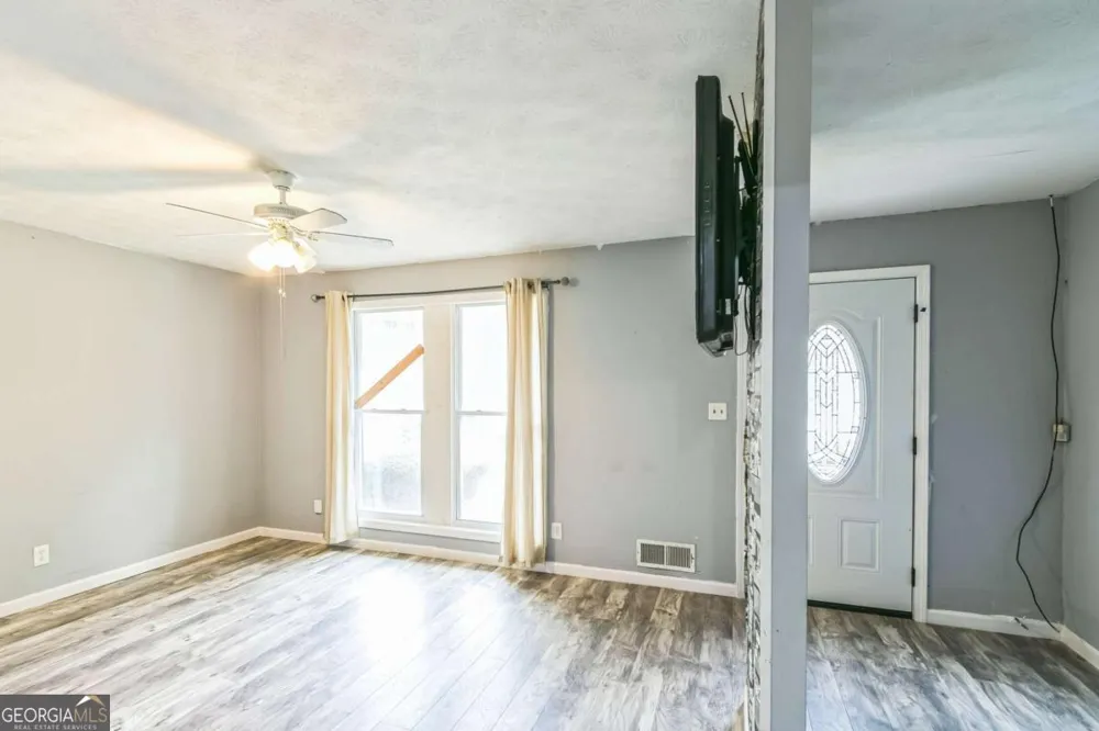 927 Slash Pine RD Forest Park, GA 30297