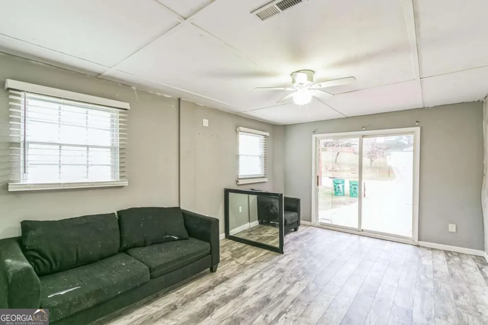 927 Slash Pine RD Forest Park, GA 30297