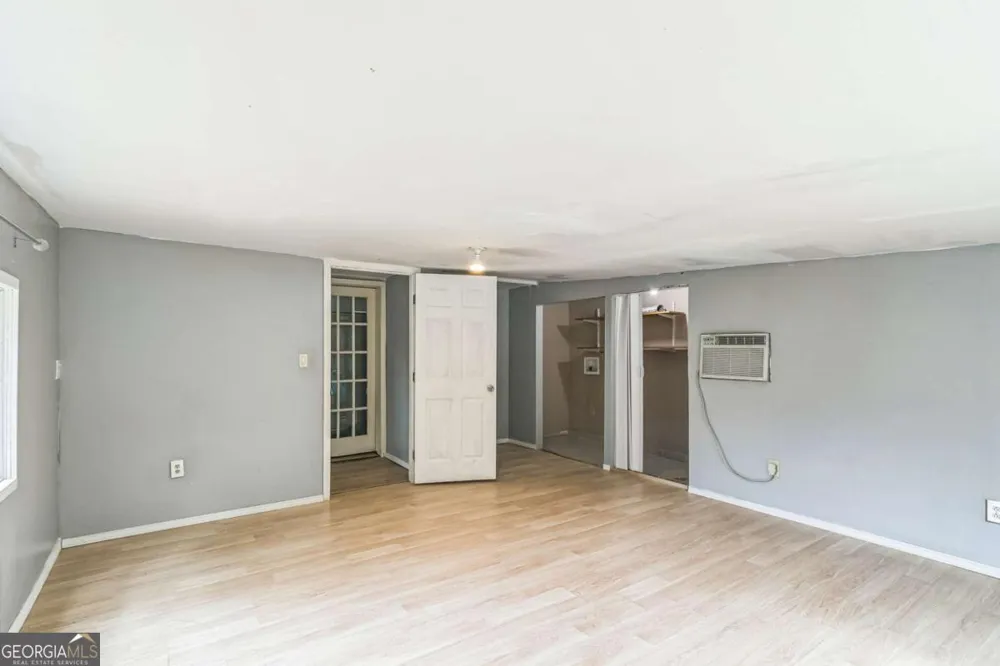 927 Slash Pine RD Forest Park, GA 30297