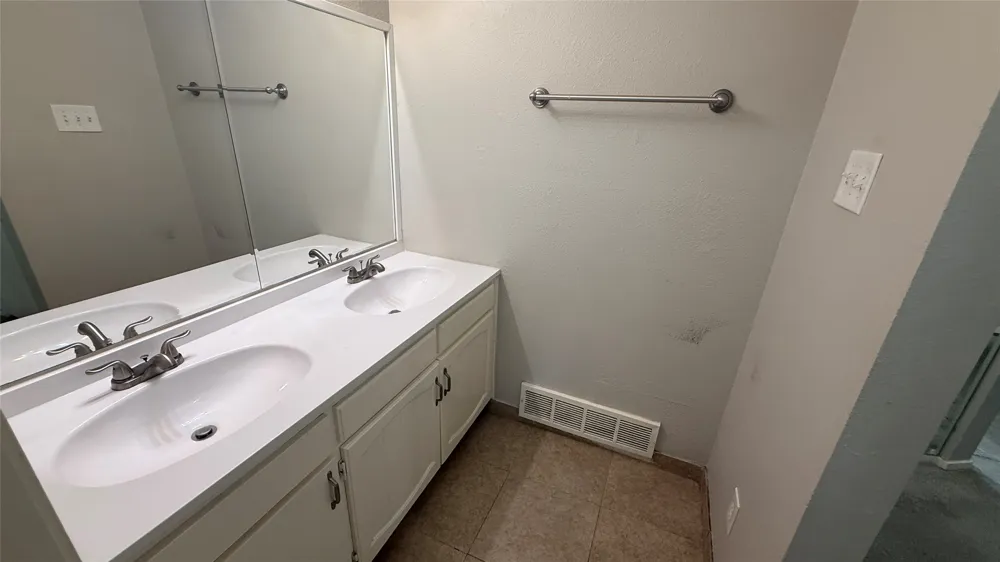 1020 Almond Drive Mansfield, TX 76063