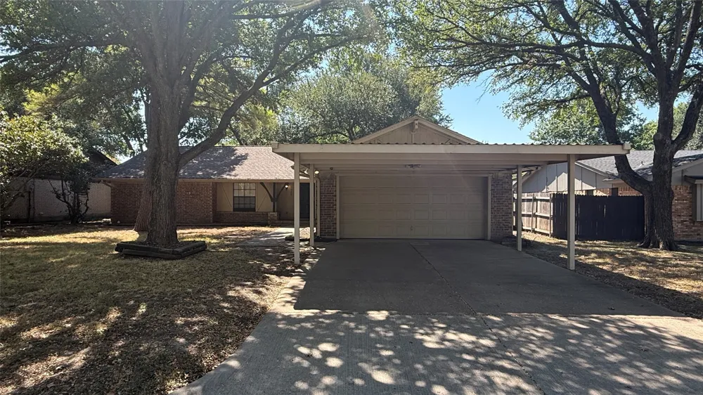1020 Almond Drive Mansfield, TX 76063