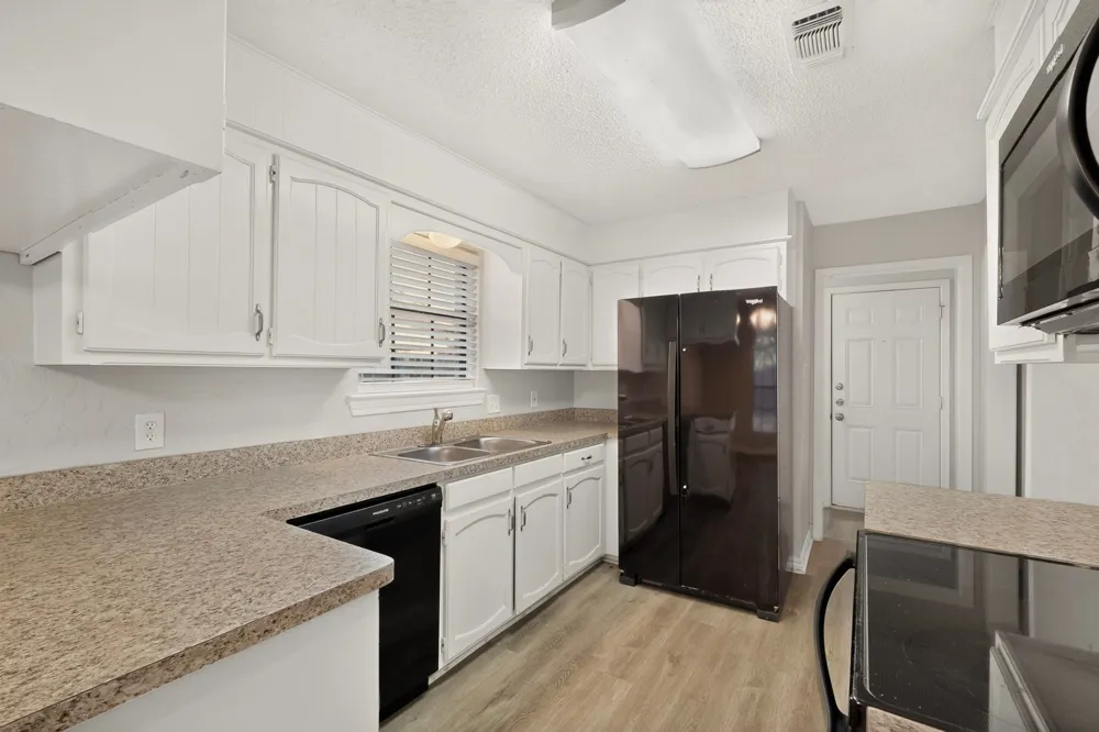 1020 Almond Drive Mansfield, TX 76063