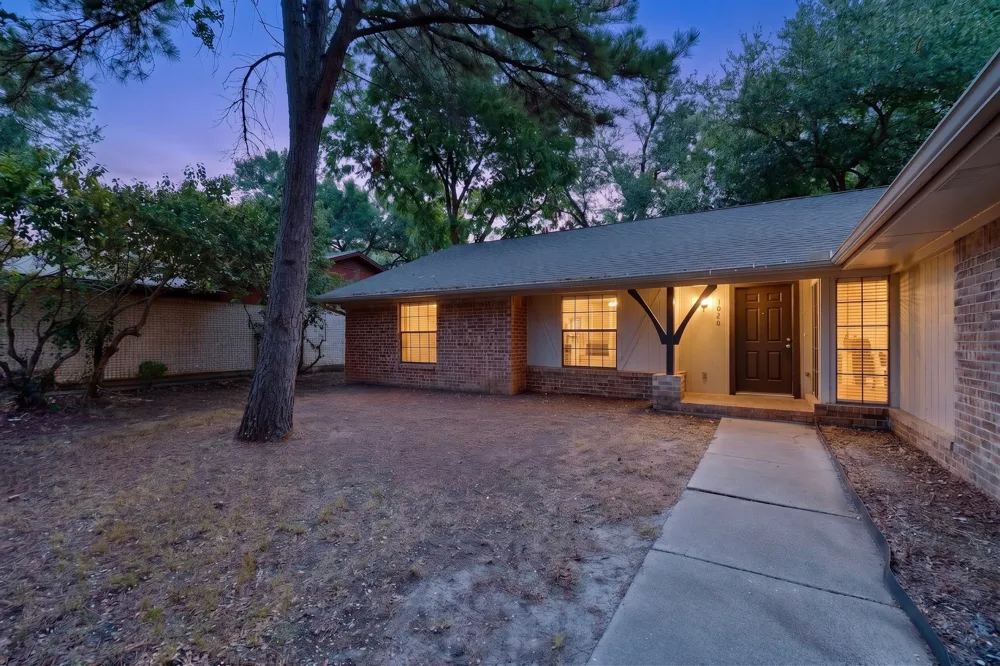 1020 Almond Drive Mansfield, TX 76063