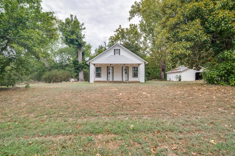 148 County Road 4988 Winnsboro, TX 75494