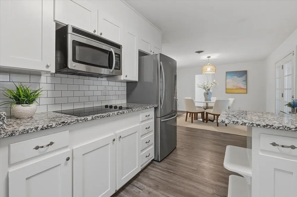 4711 Hope Street River Oaks, TX 76114