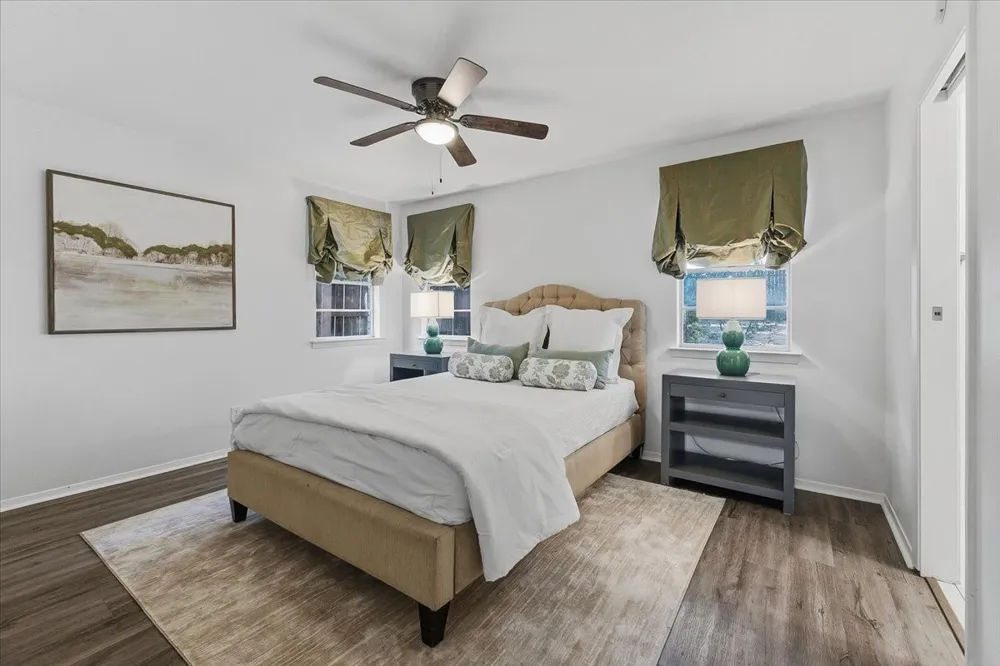 4711 Hope Street River Oaks, TX 76114