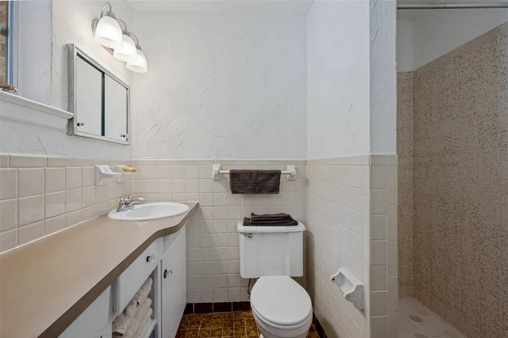 3525 Timberview Road Dallas, TX 75229