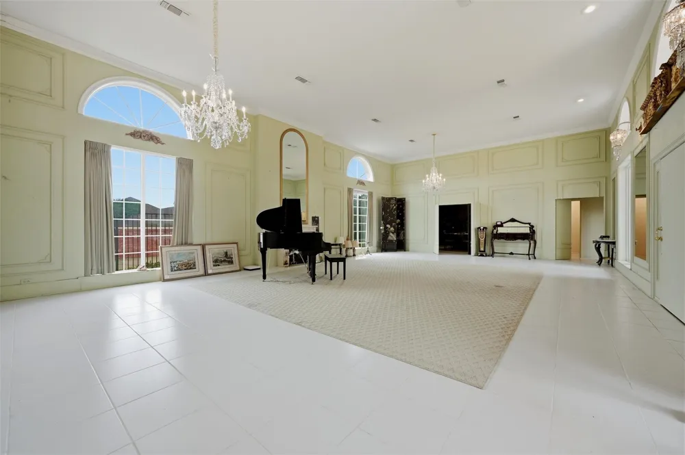 2613 W Cascade Drive Sherman, TX 75092