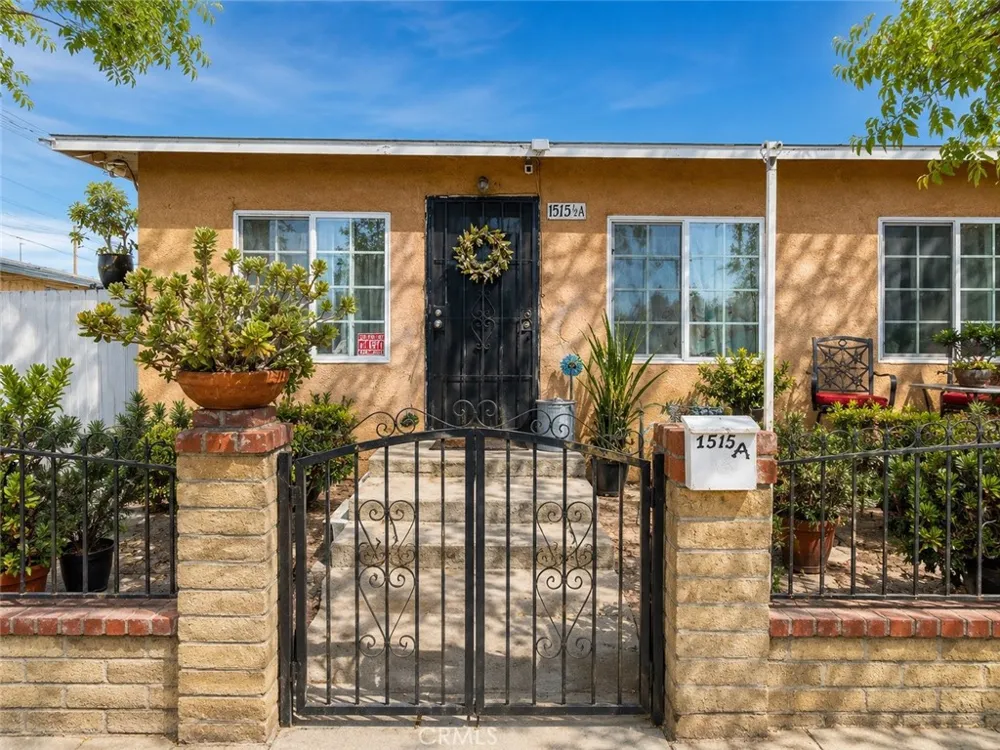 1515 E Young Wilmington, CA 90744