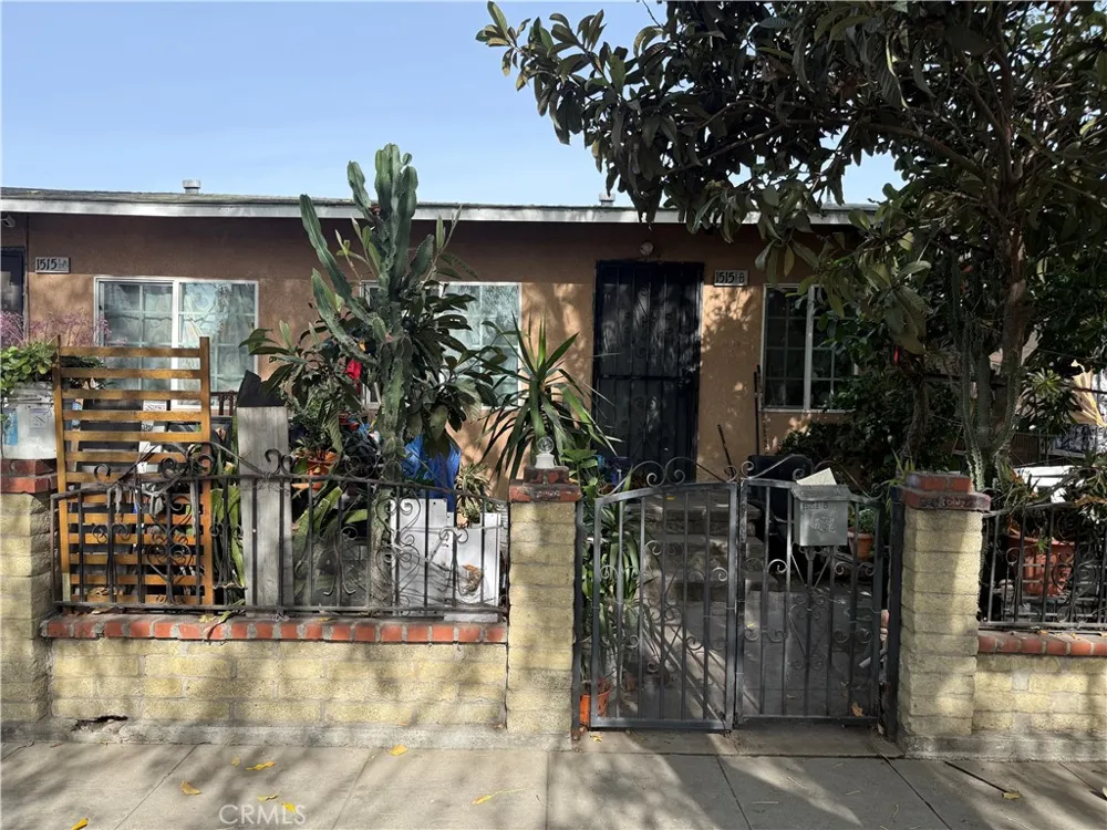 1515 E Young Wilmington, CA 90744