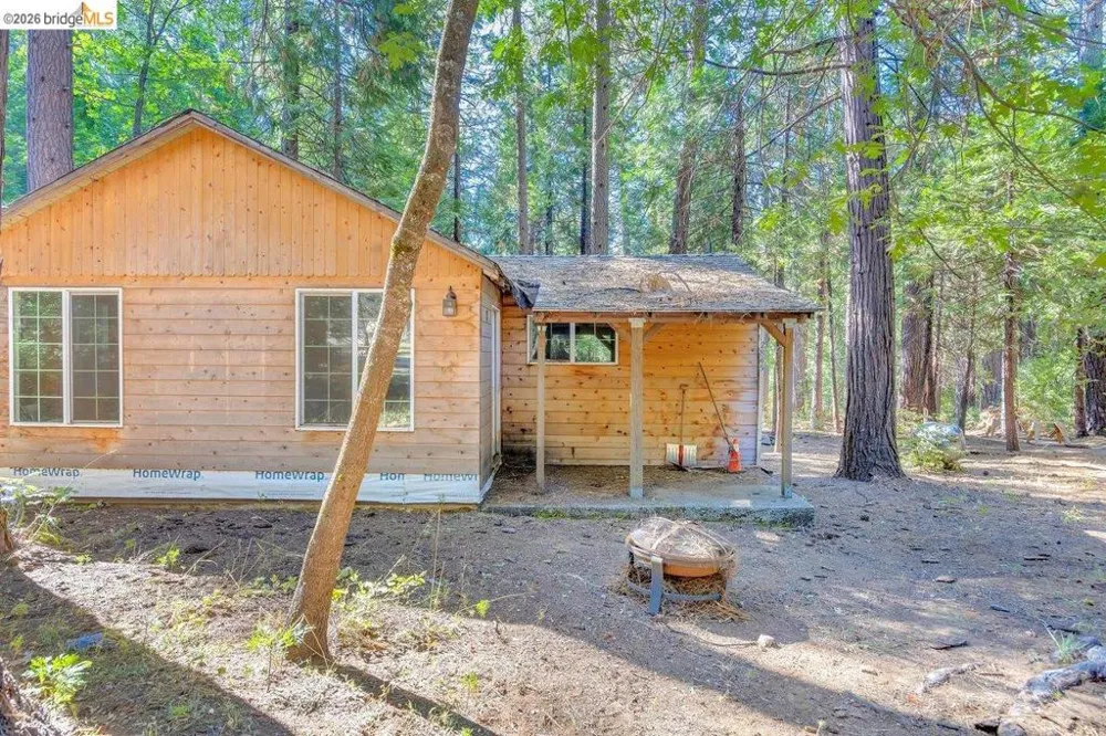 2845 Pine Dr Arnold, CA 95223