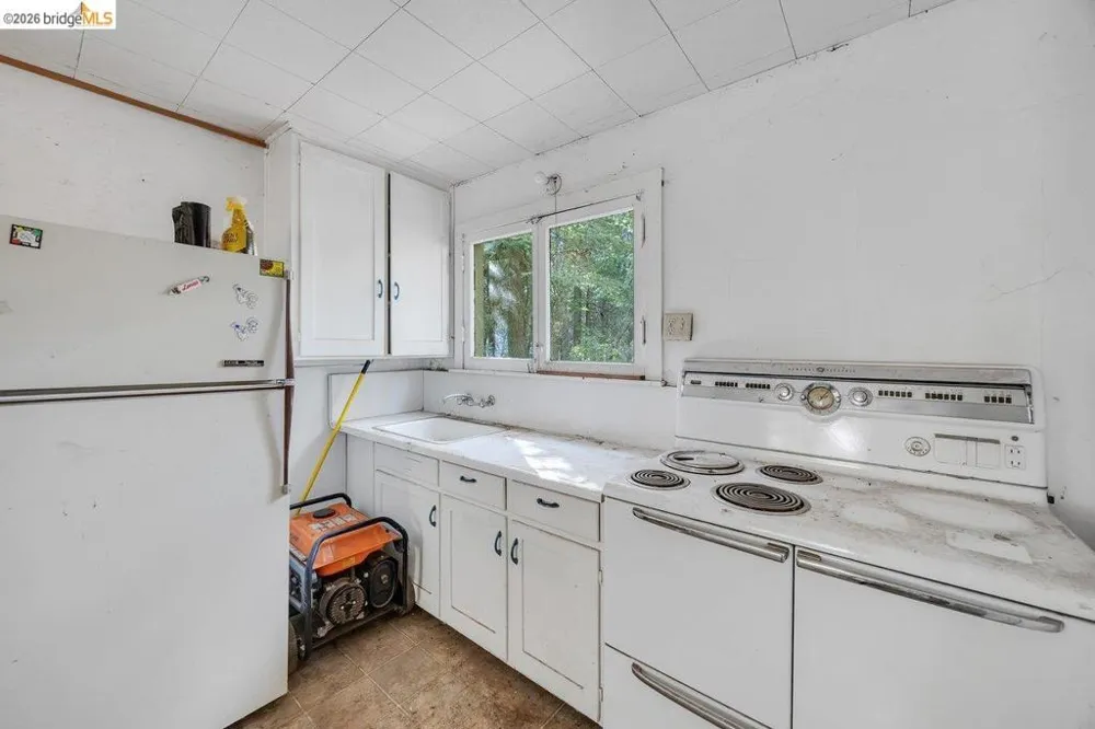 2845 Pine Dr Arnold, CA 95223