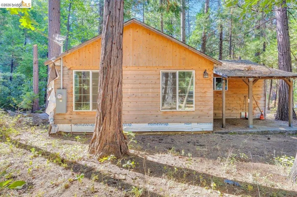 2845 Pine Dr Arnold, CA 95223