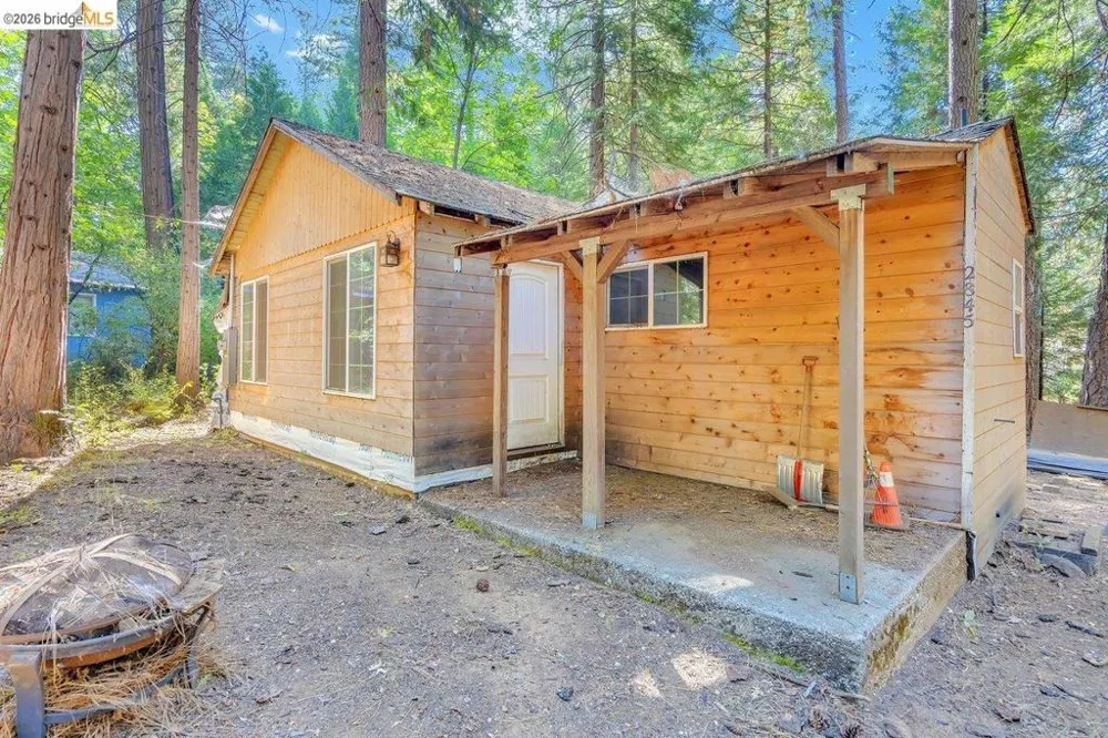 2845 Pine Dr Arnold, CA 95223