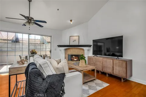 2514 Vanderbilt Lane #C
