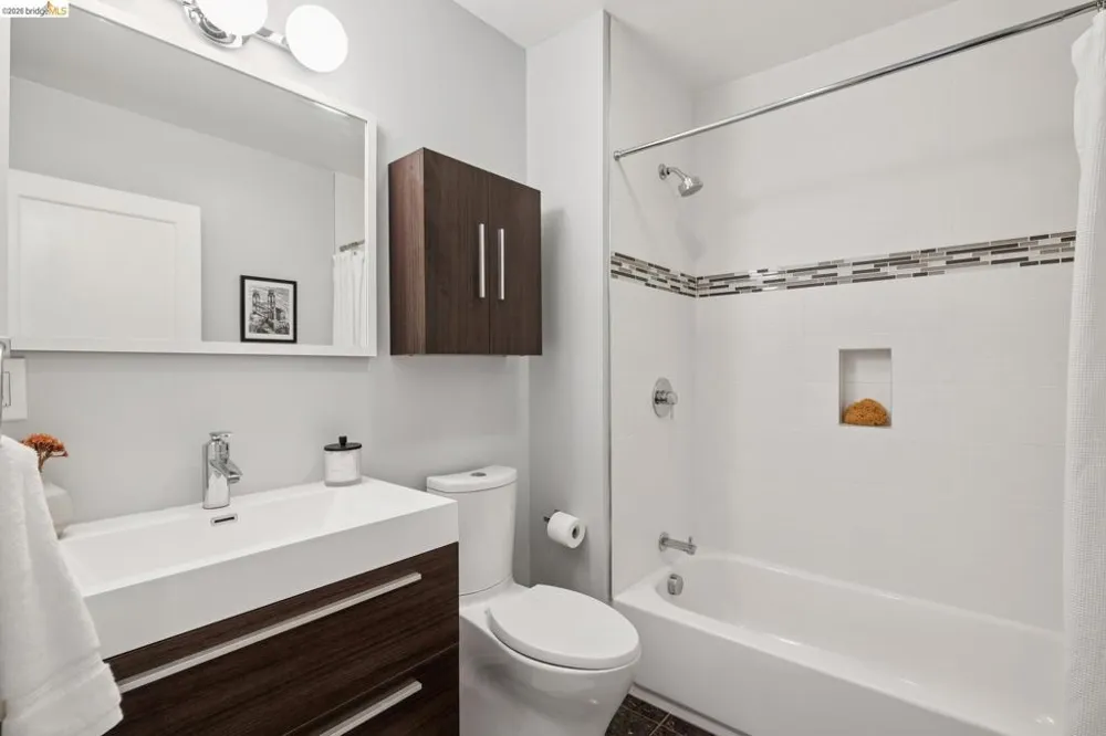 855 Washington Albany, CA 94706