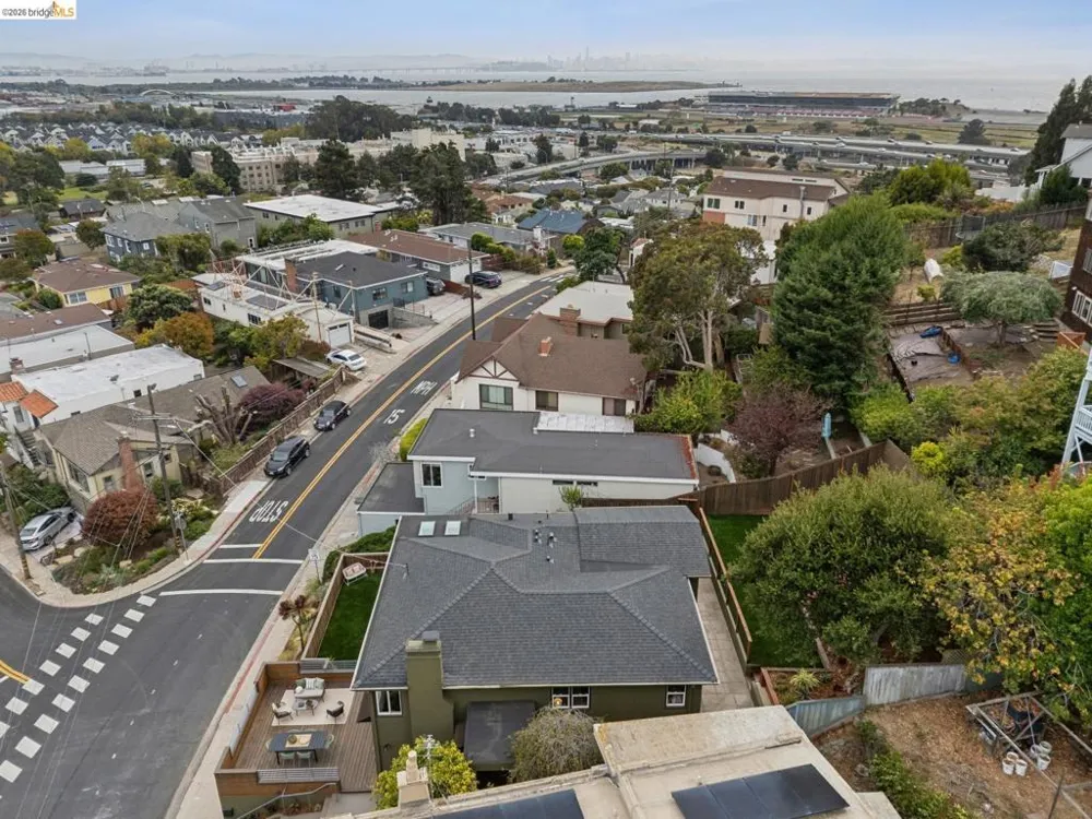 855 Washington Albany, CA 94706