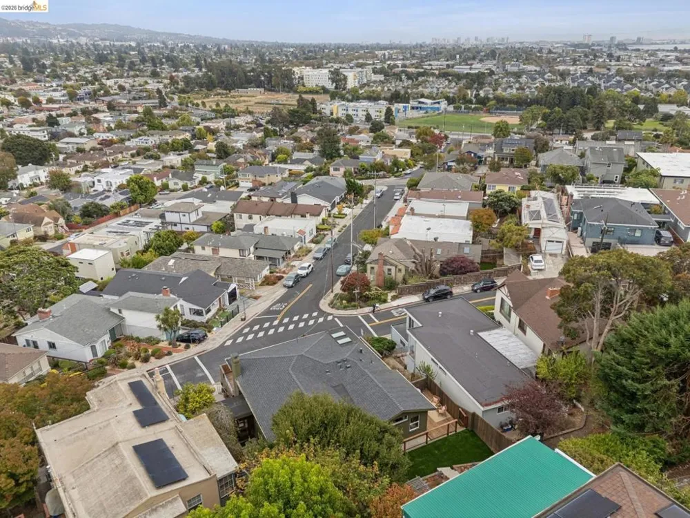 855 Washington Albany, CA 94706