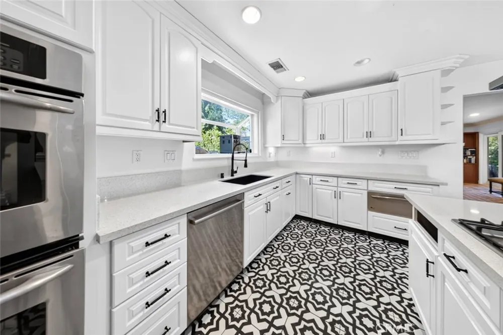 411 Fordland Avenue La Verne, CA 91750