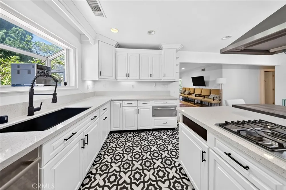 411 Fordland Avenue La Verne, CA 91750