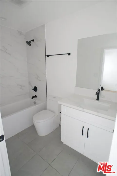 14165 Calvert Street Los Angeles, CA 91401