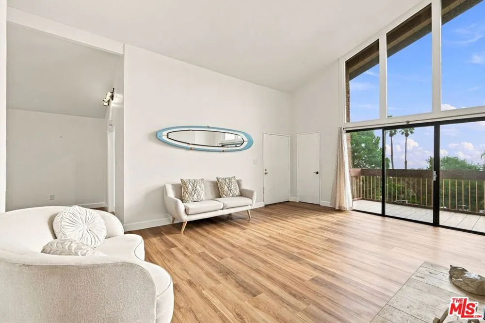 2322 Palos Verdes Drive #202 Palos Verdes Estates, CA 90274