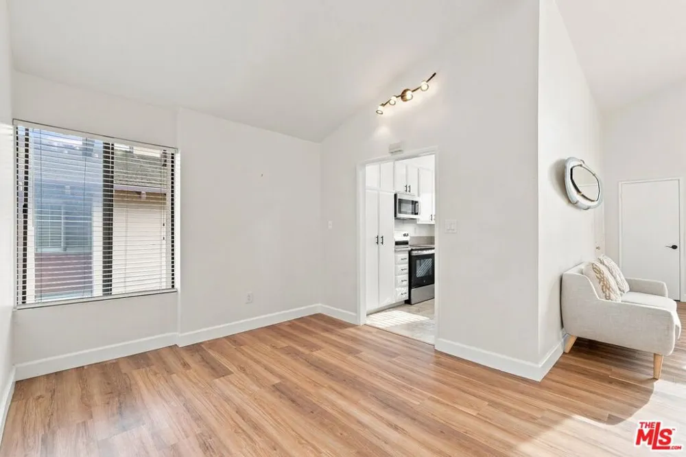 2322 Palos Verdes Drive #202 Palos Verdes Estates, CA 90274