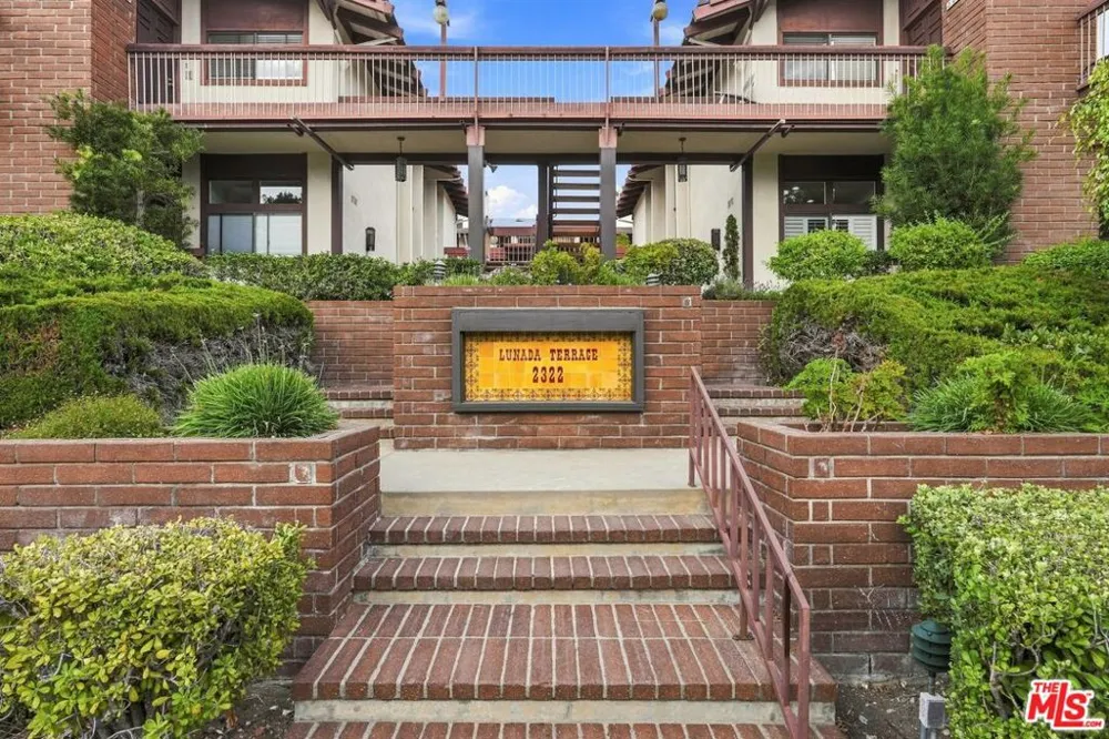 2322 Palos Verdes Drive #202 Palos Verdes Estates, CA 90274