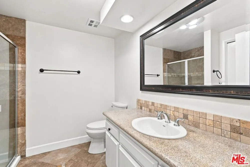 2322 Palos Verdes Drive #202 Palos Verdes Estates, CA 90274