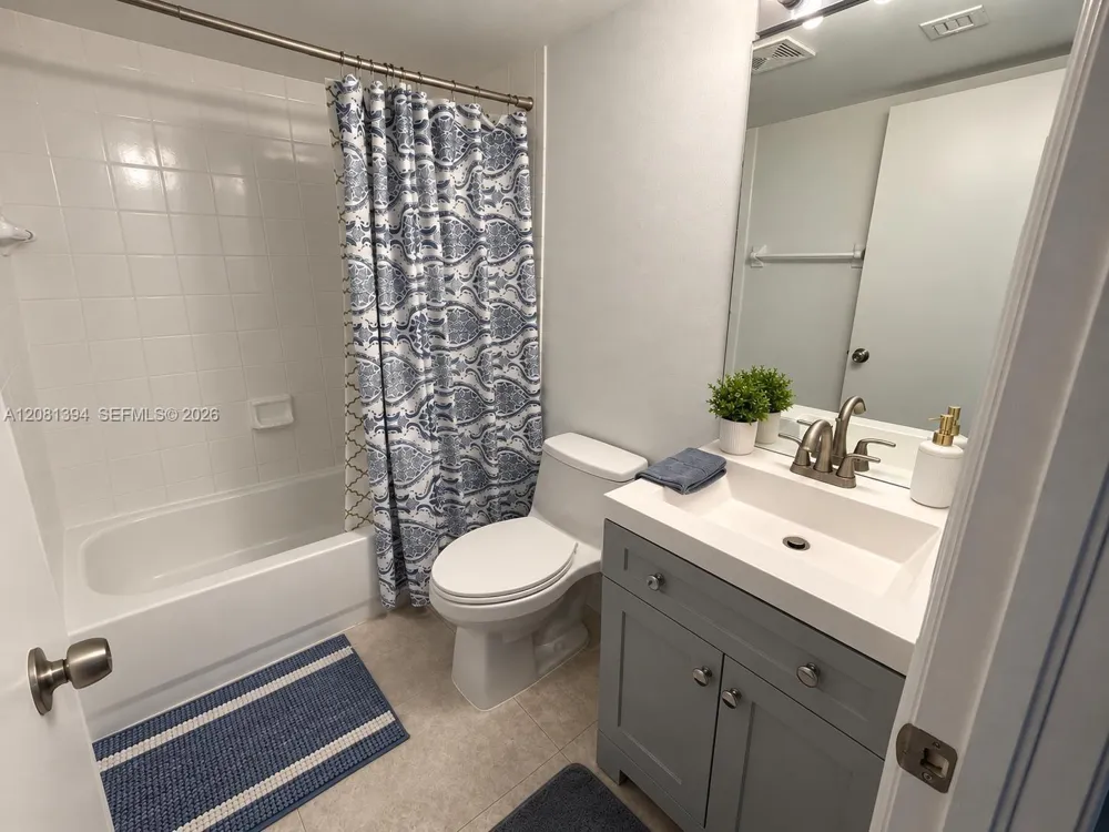 7775 NW 22nd St #105 Pembroke Pines, FL 33024