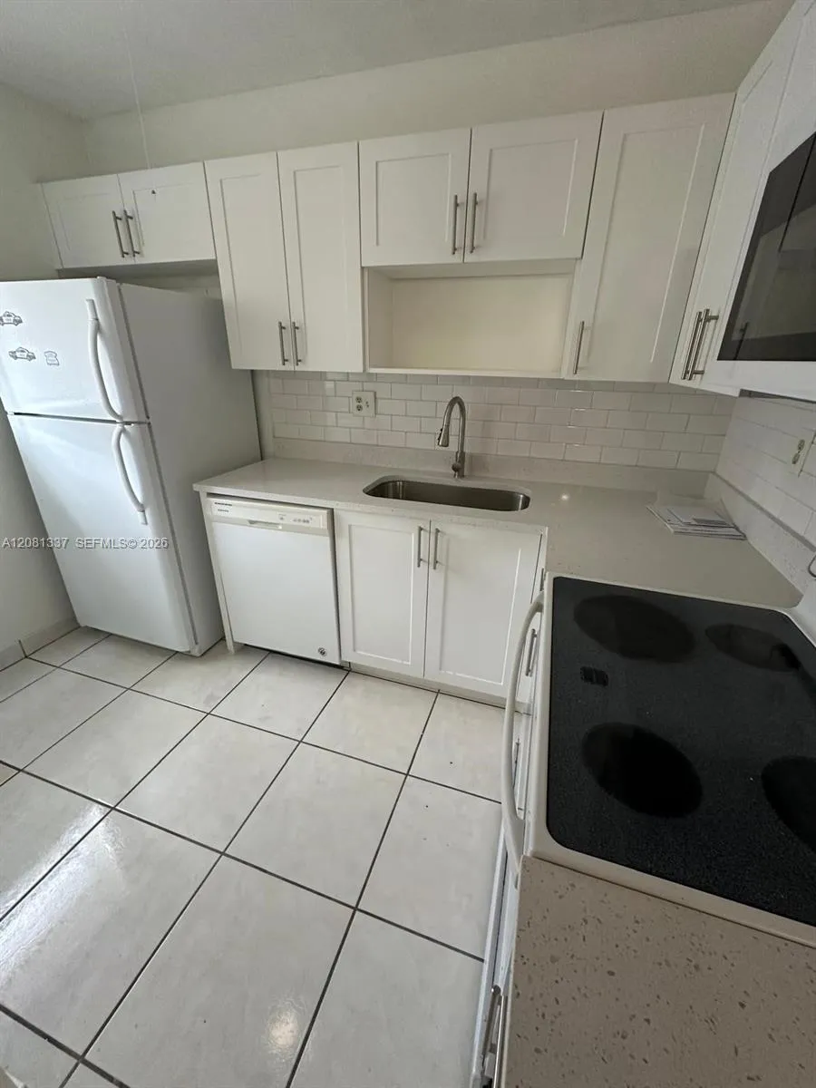 300 Gardens Dr #201 Pompano Beach, FL 33069