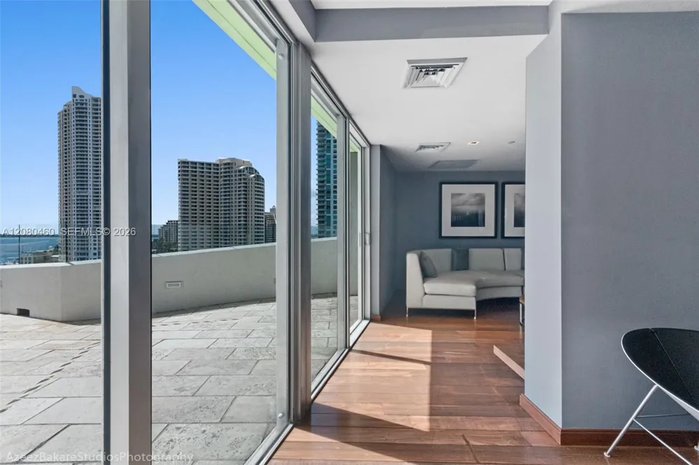 335 S Biscayne Blvd #3709 Miami, FL 33131