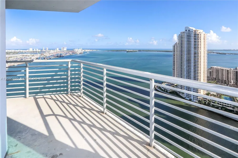 335 S Biscayne Blvd #3709 Miami, FL 33131