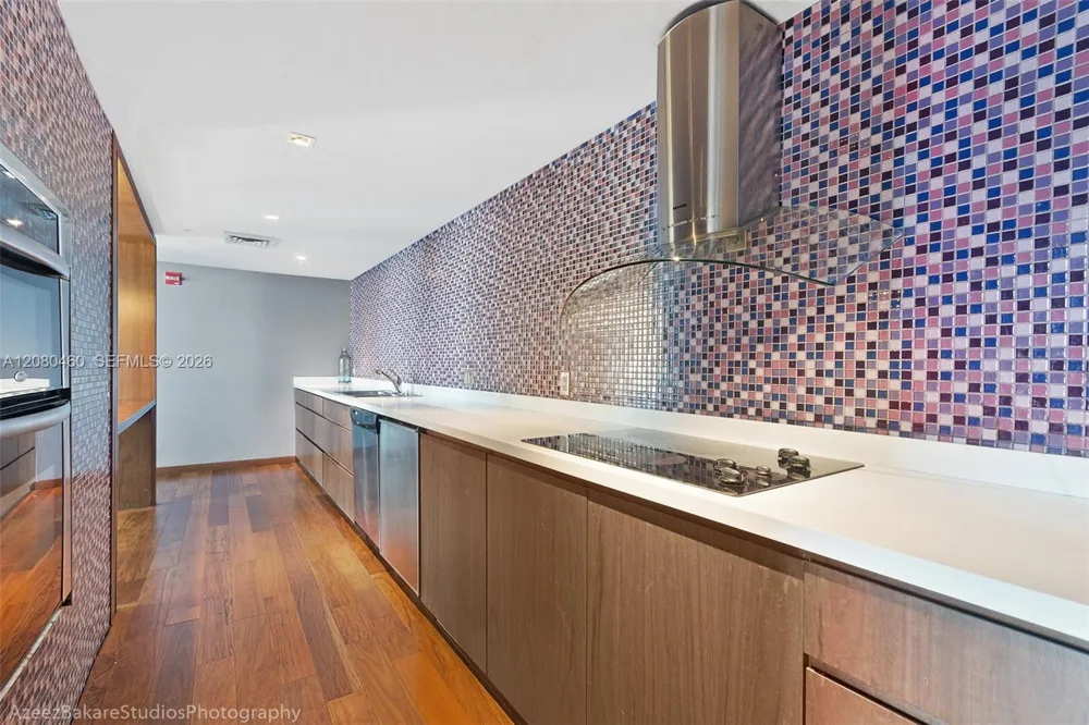 335 S Biscayne Blvd #3709 Miami, FL 33131