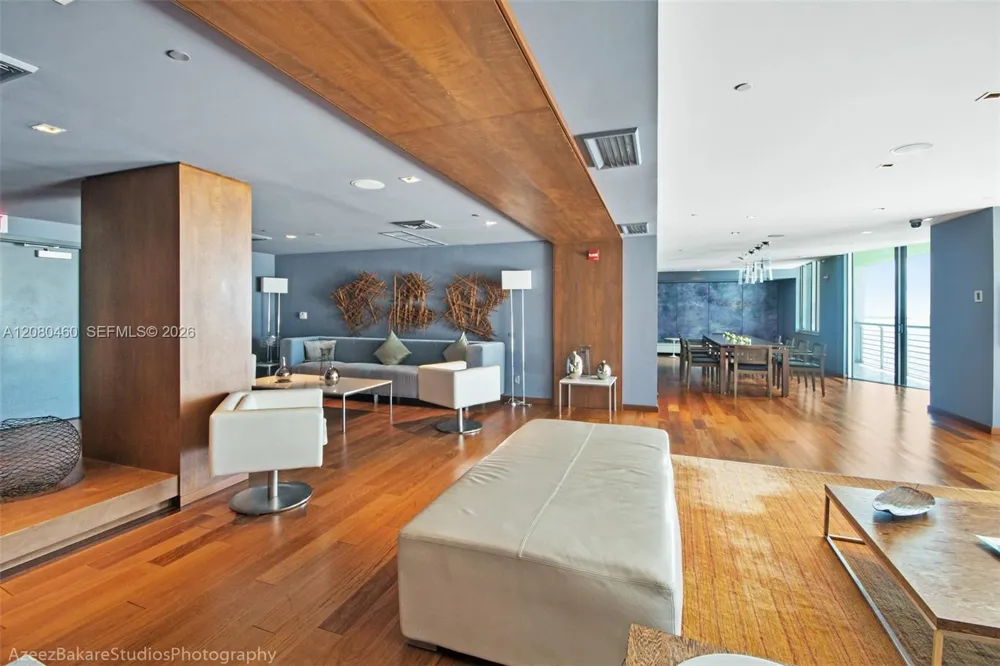335 S Biscayne Blvd #3709 Miami, FL 33131