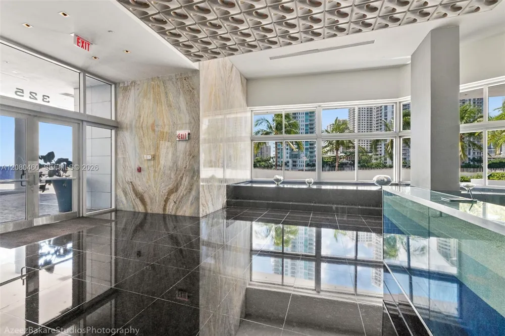 335 S Biscayne Blvd #3709 Miami, FL 33131