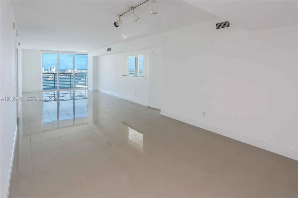 335 S Biscayne Blvd #3709 Miami, FL 33131
